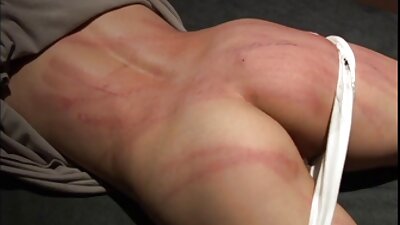 Pogledaj kako me moj muškarac jebe u moje vruće malo dupe dok ubacujem dildo